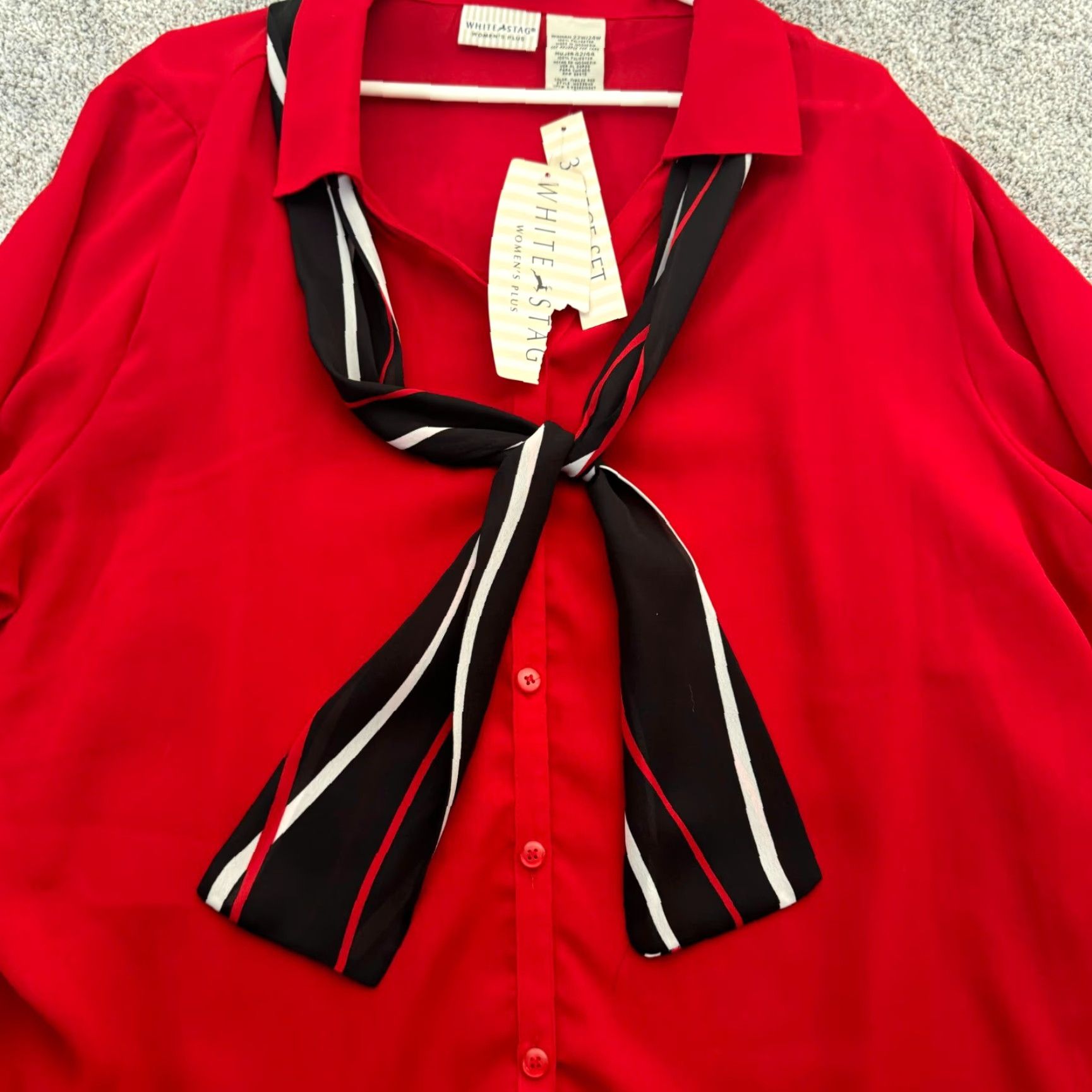 Vintage VINTAGE 90s does 70s Blouse Necktie Scarf Womens Plus 22W/24W Secretary Preppy White Stag Red 3/4 Sleeve Button Collared Polyester Blouse Scarf Size 3XL / US 20-22 - 3 Thumbnail
