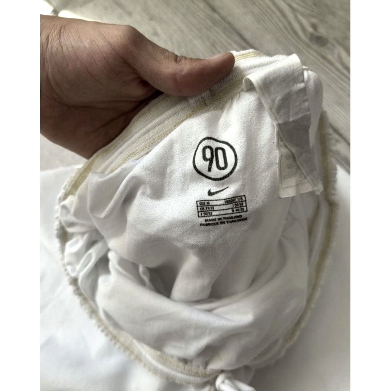Nike Nike Arsenal vintage 90s nylon white football shorts M Adults Mens White 90s Arsenal Nike Shorts Vintage Football Soccer USA Retro Size US 31 - 7 Thumbnail