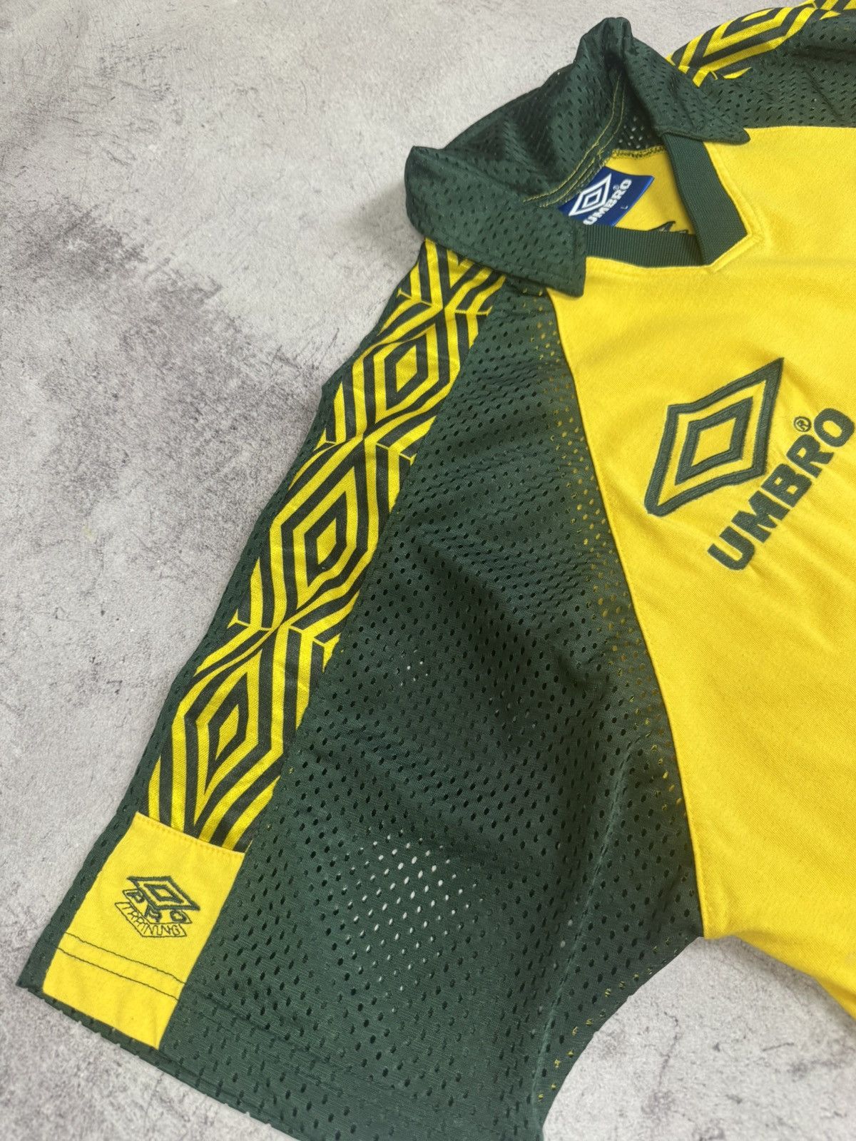 Umbro Vintage Umbro Pro Training Yellow jersey Brazil size L Size US L / EU 52-54 / 3 - 4 Thumbnail