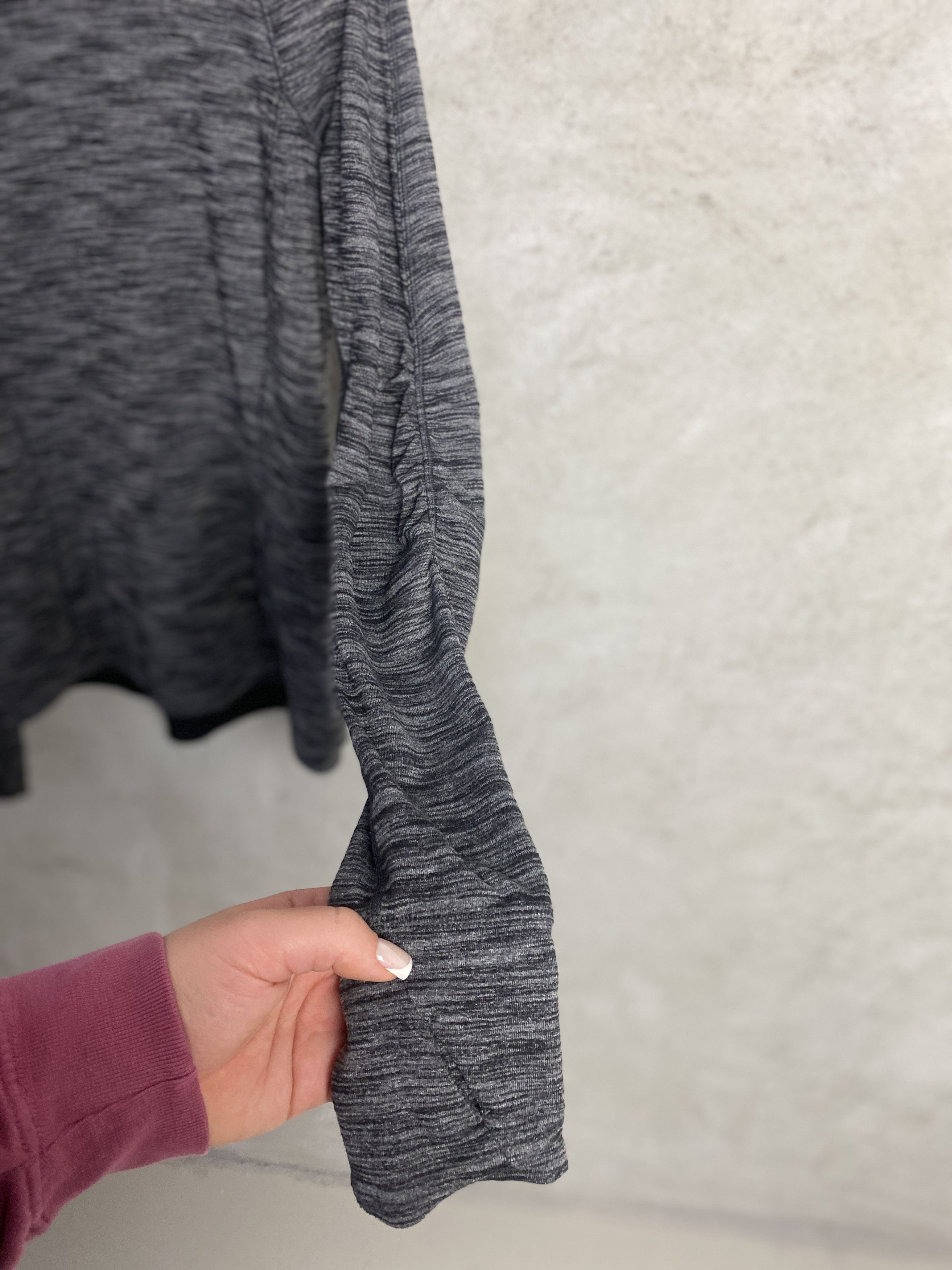 Lululemon Lululemon longsleeve blouse run tee gym pilates yoga pilates Size S / US 4 / IT 40 - 4 Thumbnail