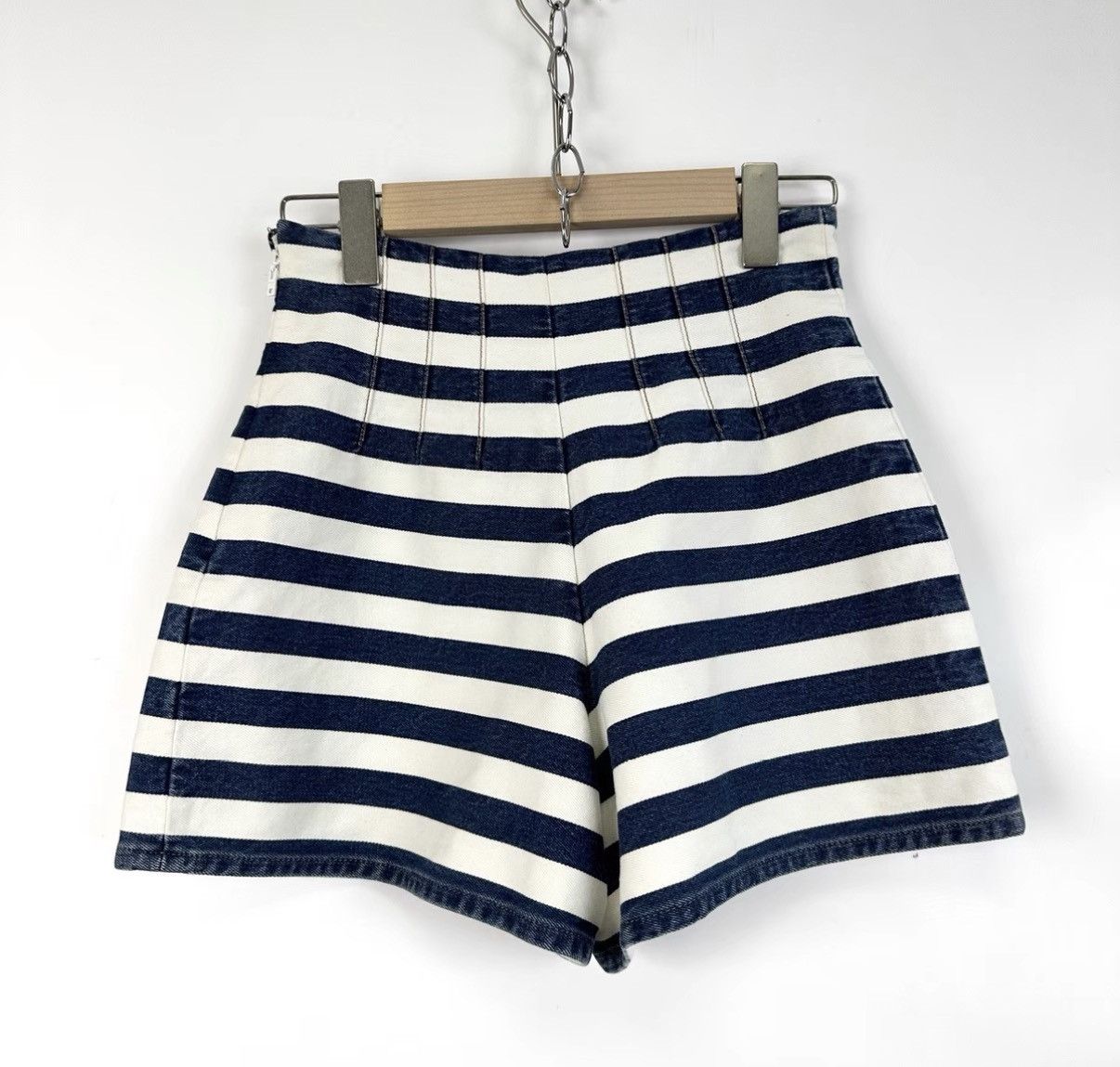 Prada Prada striped triangle logo high-waisted shorts K12 Size 25" / US 0 / IT 36 - 2 Thumbnail