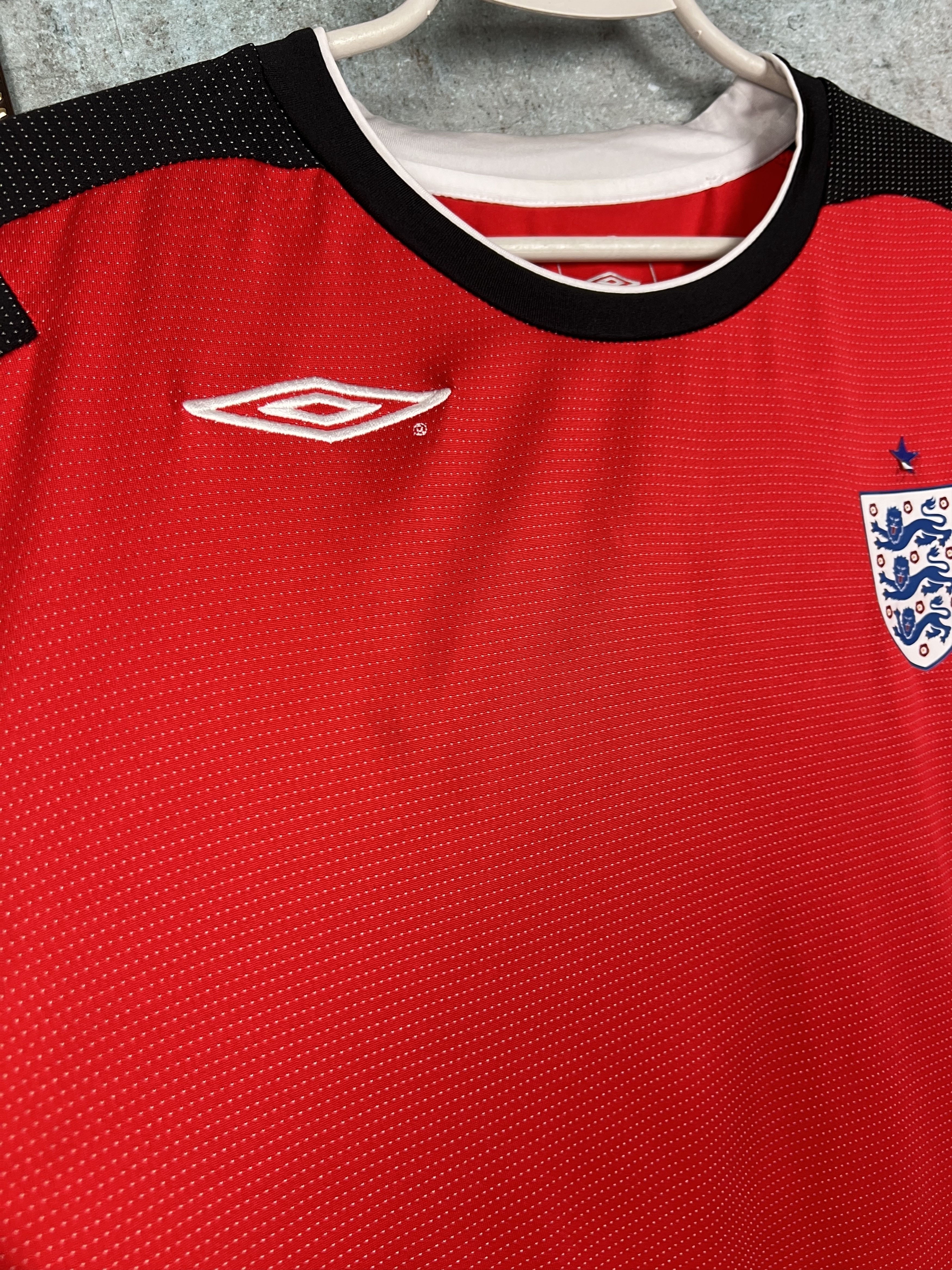 Umbro England Goalkeeper football shirt Soccer Long Sleeve Jersey Size US M / EU 48-50 / 2 - 6 Thumbnail