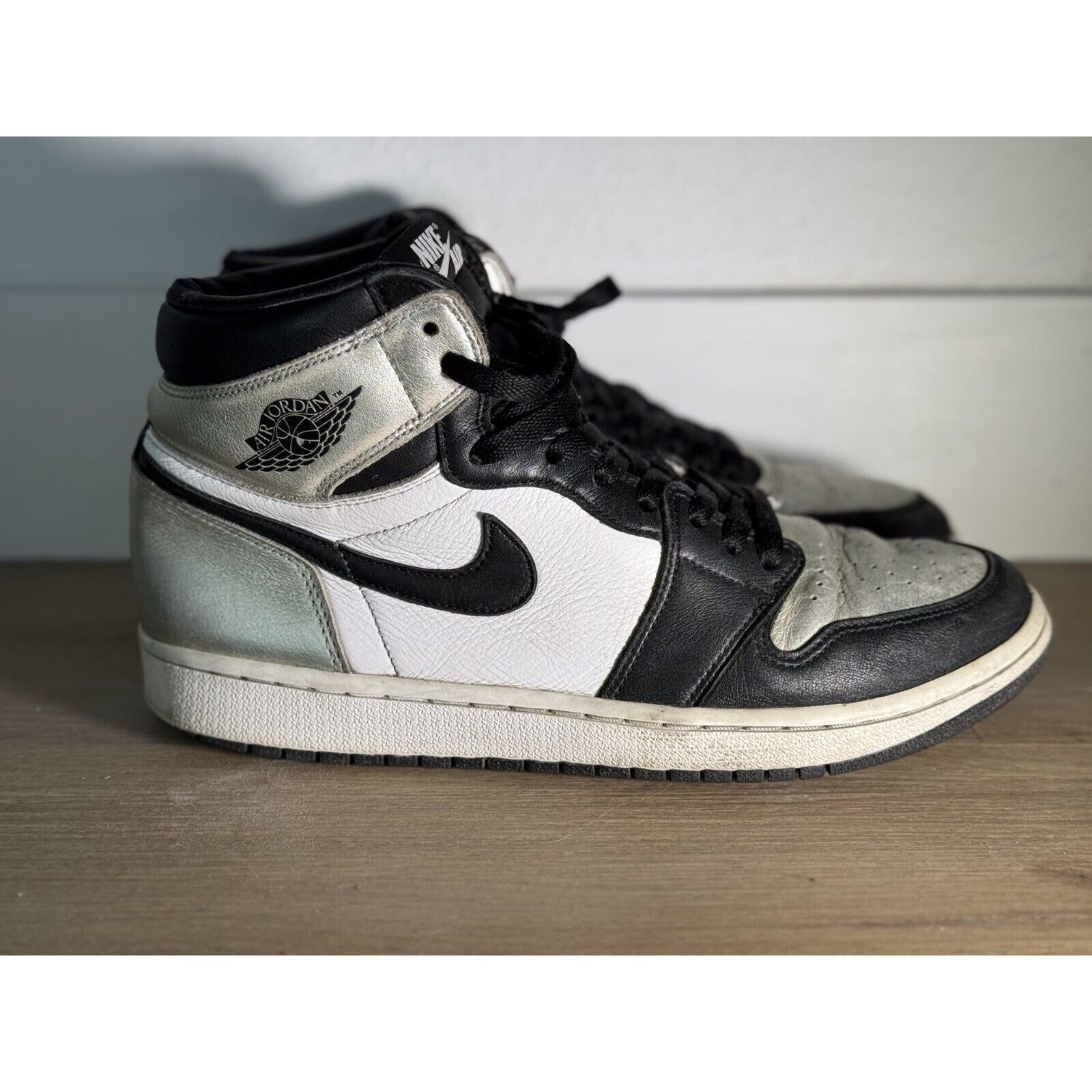 Jordan Brand Air Jordan 1 Retro High OG "Silver Toe" Size 6.5 - Black Size US 6.5 / IT 36.5 - 1 Thumbnail