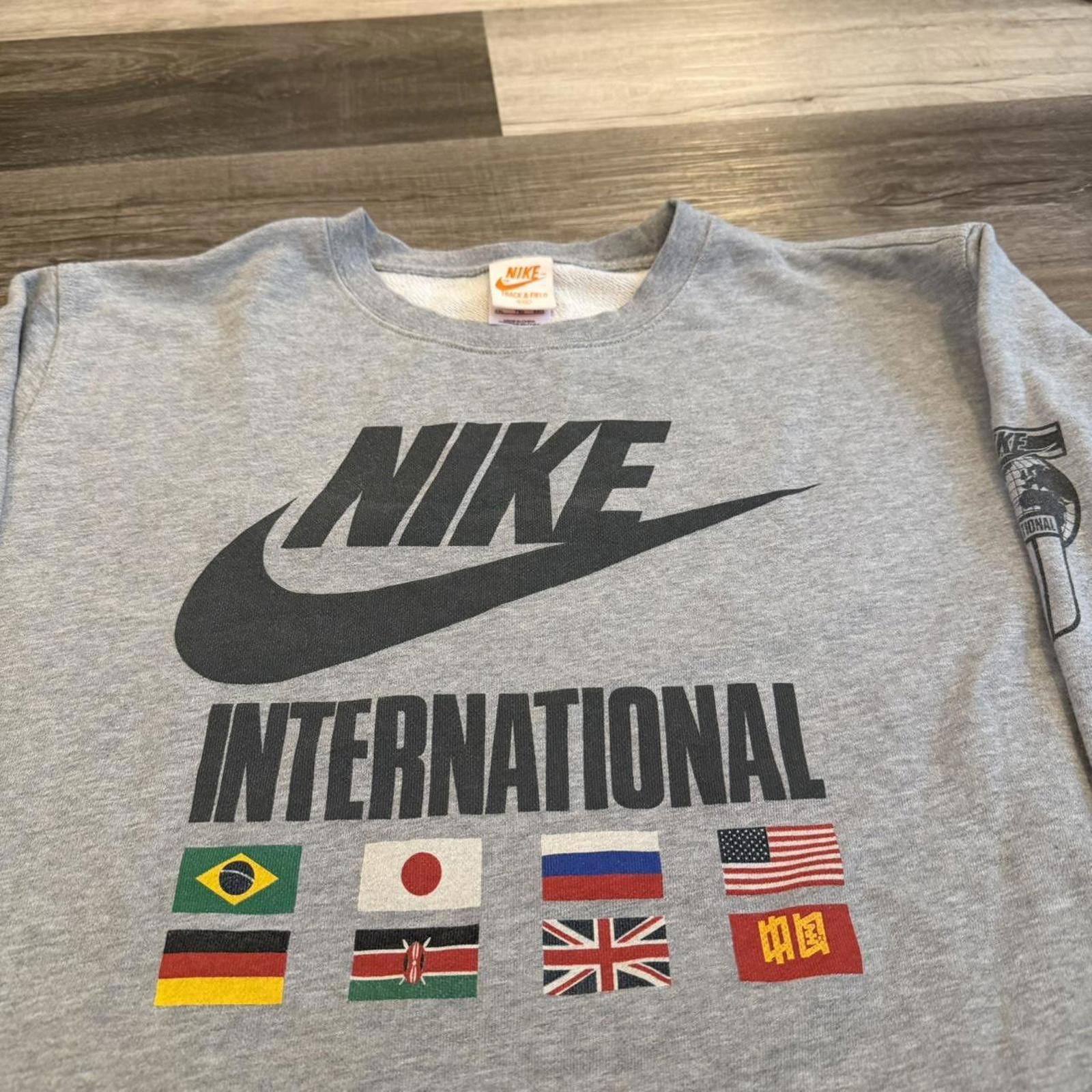 Nike Vintage Nike international flags crewneck sweatshirt 00s XXL Size US XXL / EU 58 / 5 - 2 Thumbnail