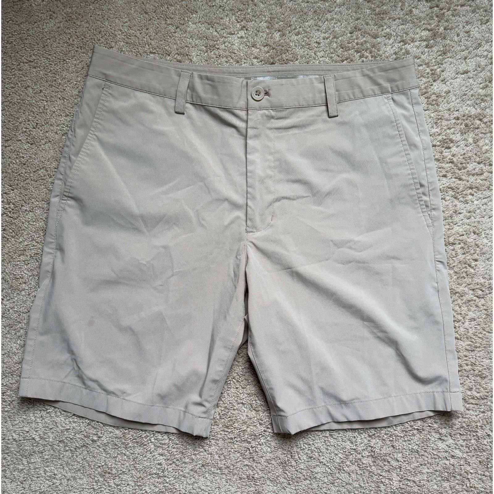 Vineyard Vines Vineyard Vines by Shep & Ian Fairway Chino Short Beige 34 Size US 34 / EU 50 - 2 Thumbnail