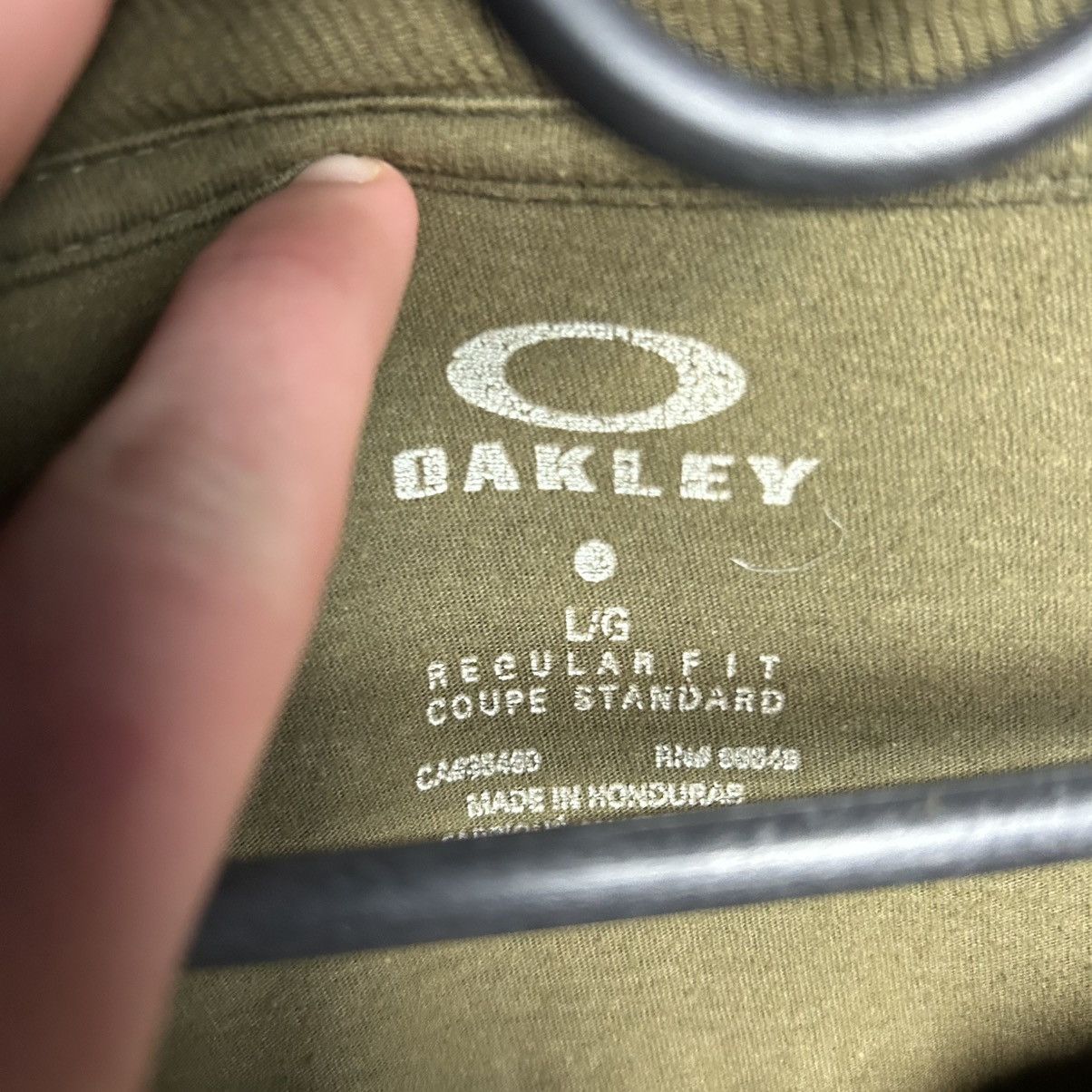 Oakley Vintage Oakley Softwear Big Logo y2k opium tee size L Size US L / EU 52-54 / 3 - 6 Thumbnail