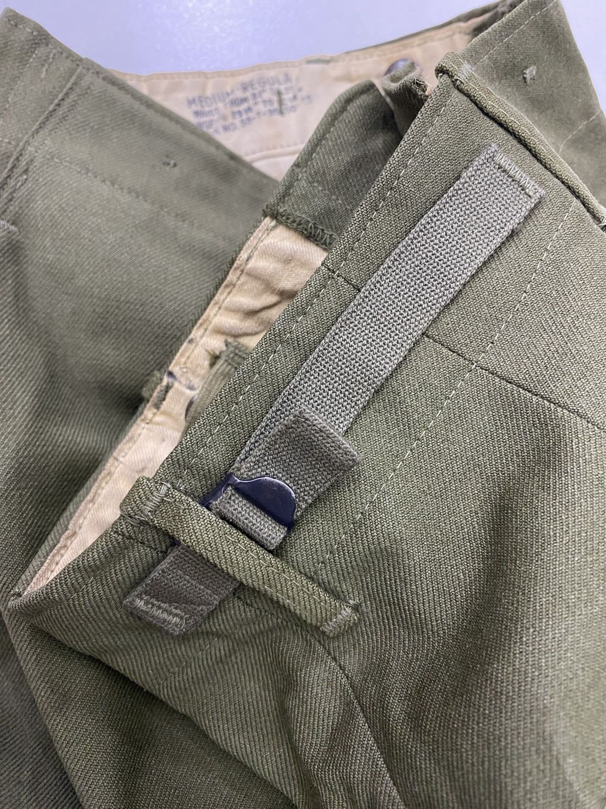 Vintage Vtg US Army 1950s military issue olive wool field trousers Size US 33 - 8 Thumbnail