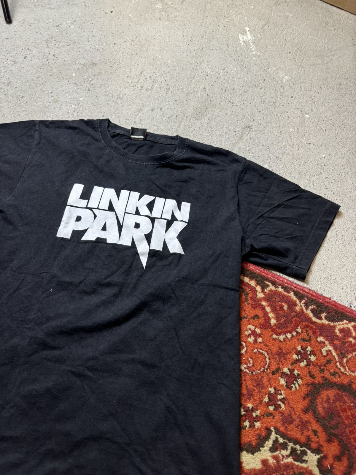 Band Tees × Vintage Vintage Linkin Park Rock MINUTES TO MIDNIGHT Band Tee Size US M / EU 48-50 / 2 - 2 Thumbnail