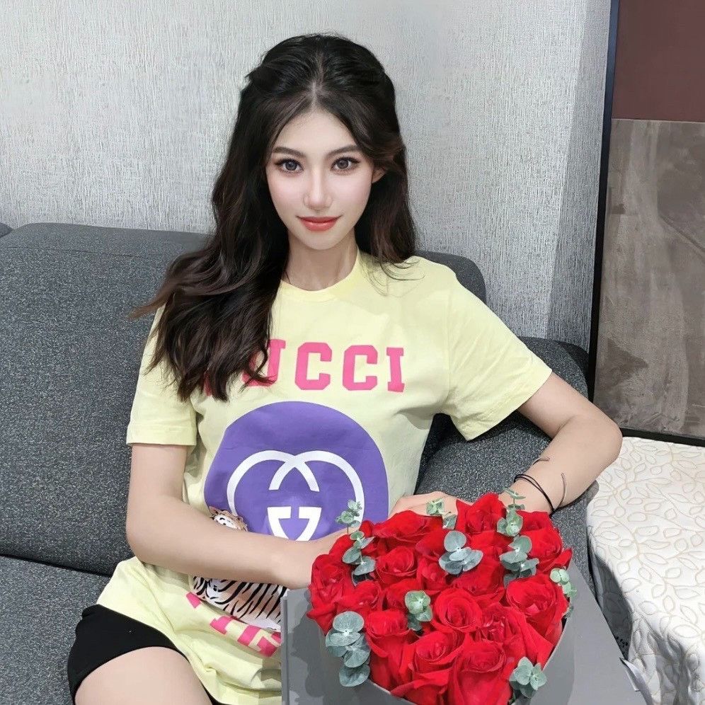 Gucci Gucci Yellow Year of the Tiger Short Sleeve 2501-Nextarrow Size US XS / EU 42 / 0 - 8 Thumbnail