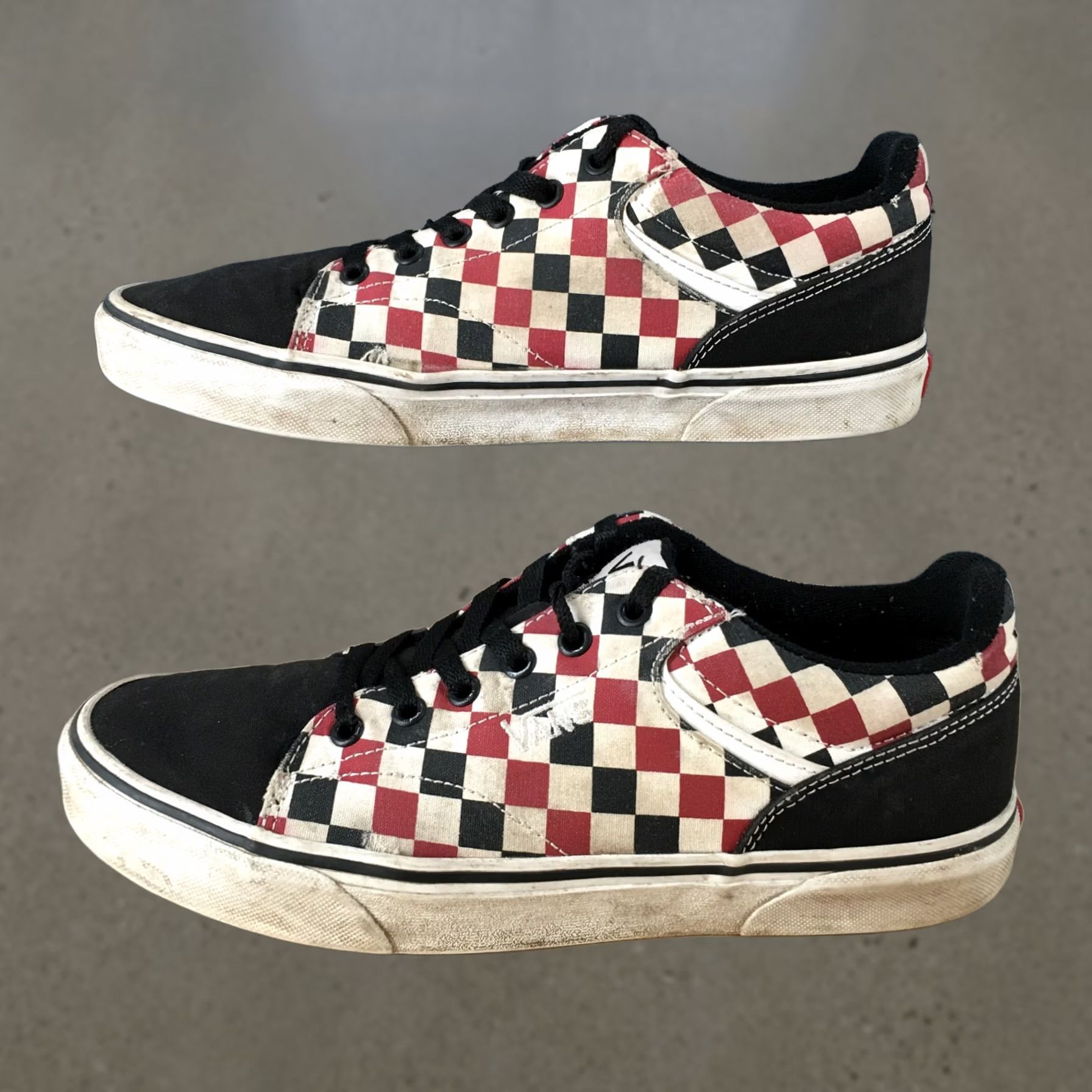 Vans VANS Shoes Mens 9.5 M Red Black Sneaker Canvas Skate Casual 500714 Low Top Size US M / EU 48-50 / 2 - 1 Thumbnail