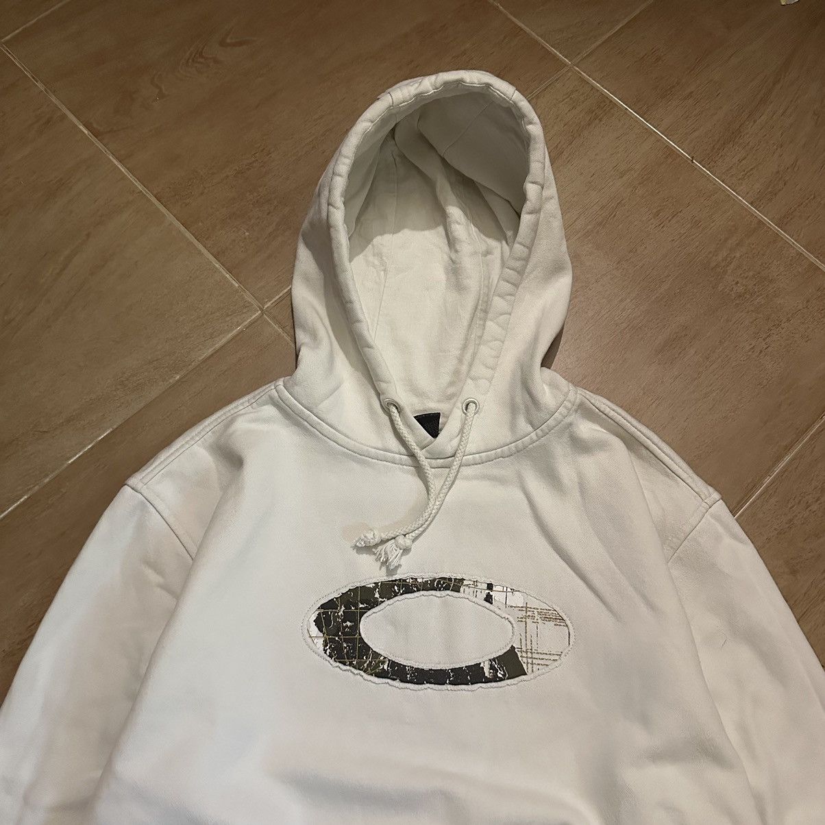 Oakley Rare Y2K Oakley Hoodie Size US L / EU 52-54 / 3 - 2 Thumbnail
