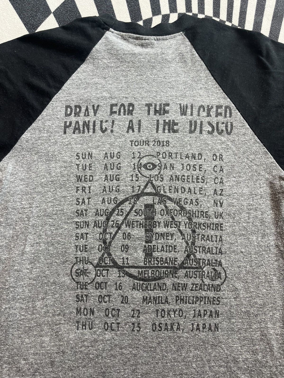 Band Tees PANIC ! AT THE DISCO Pray For The Wicked Tour 2018’s Tshirt Size US S / EU 44-46 / 1 - 10 Thumbnail