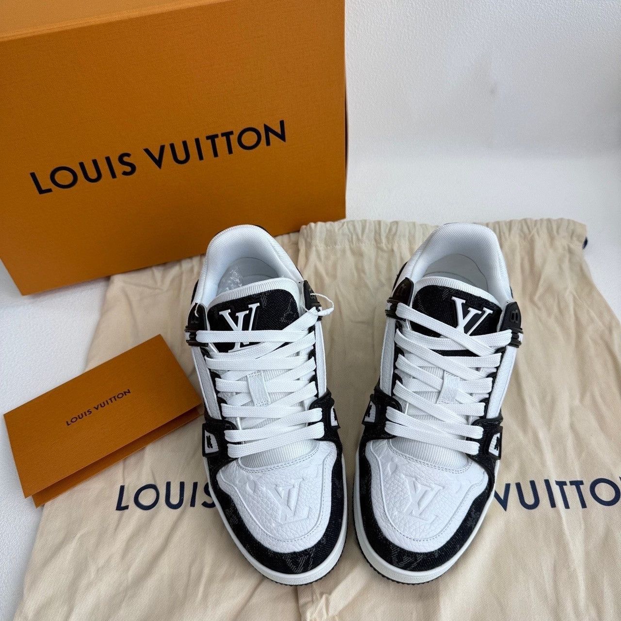 Louis Vuitton Louis Vuitton Denim Black Lowtop Sneakers us_5 Women Size US 5 / IT 35 - 1 Thumbnail