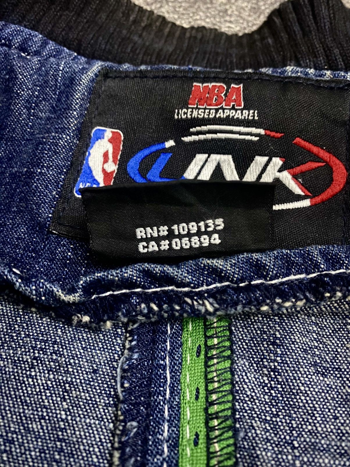 NBA × Vintage NBA Lebron James Multi Team patch Size US XL / EU 56 / 4 - 17 Thumbnail