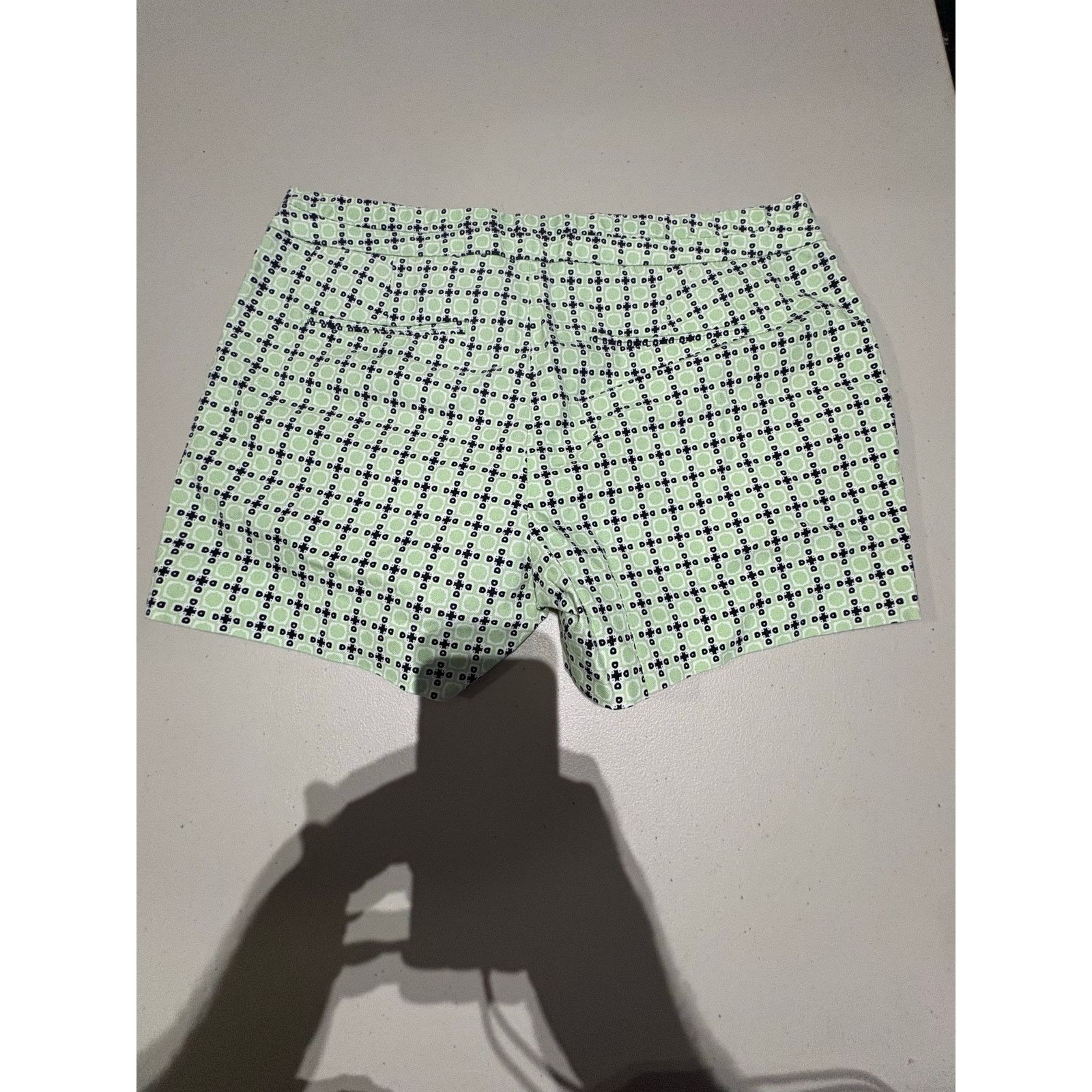 Banana Republic Banana Republic Hampton Fit Womens Size 2 Green Shorts Size 26" / US 2 / IT 38 - 4 Thumbnail