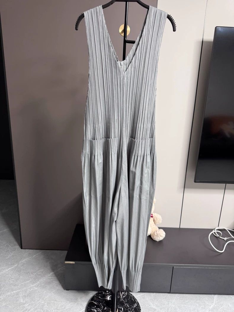 Issey Miyake Issey Miyake size:3 Grey cream puff jumpsuits Size S / US 4 / IT 40 - 3 Thumbnail