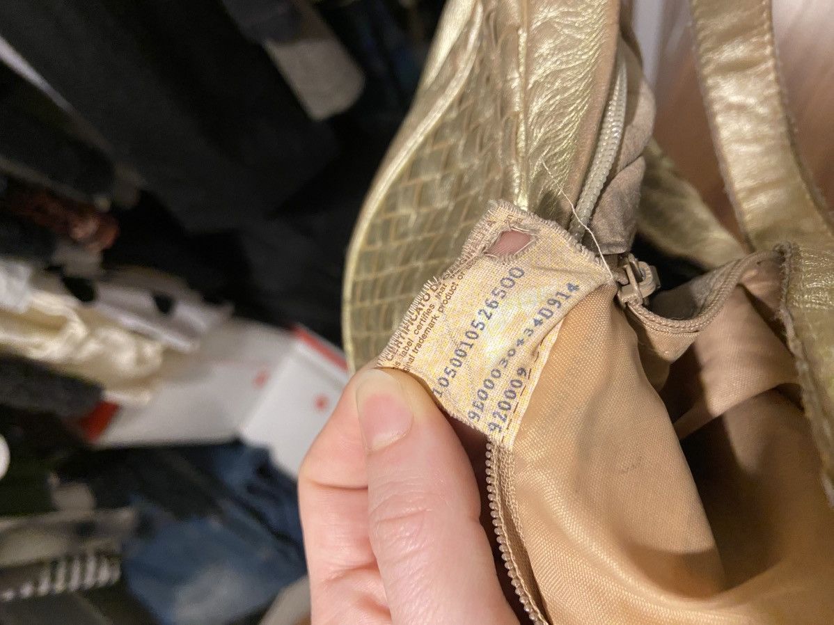 Bottega Veneta Bottega Veneta Gold Intrecciato Hobo Bag Size ONE SIZE - 18 Thumbnail