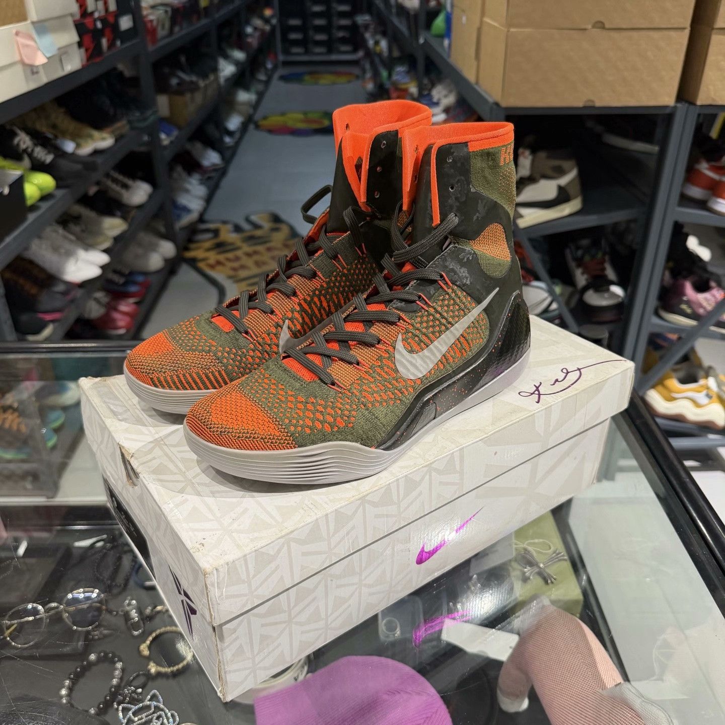 Nike Nike Orange Lowtop Sneakers 9.5 Men Size US 9.5 / EU 42-43 - 1 Thumbnail