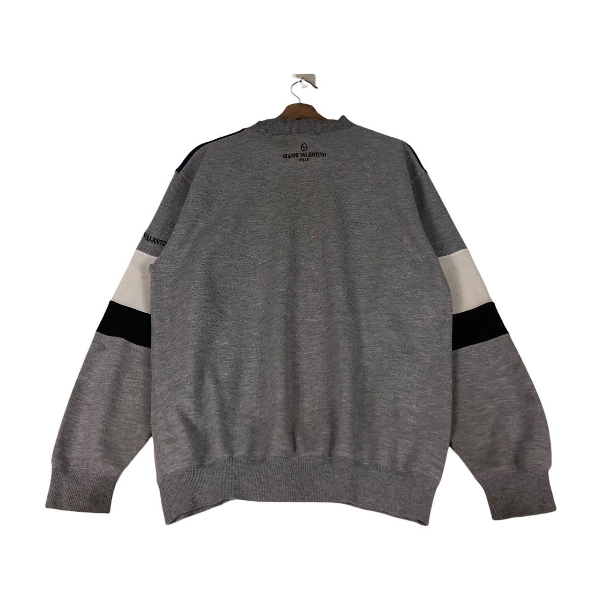 Japanese Brand × Vintage 📌Vintage Sweatshirt Gianni Valentino Italy Big Logo Size US L / EU 52-54 / 3 - 11 Thumbnail