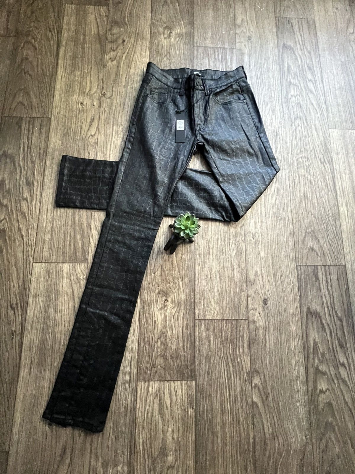 Fashion Nova Rebel like me pattern Size US 30 / EU 46 - 1 Thumbnail