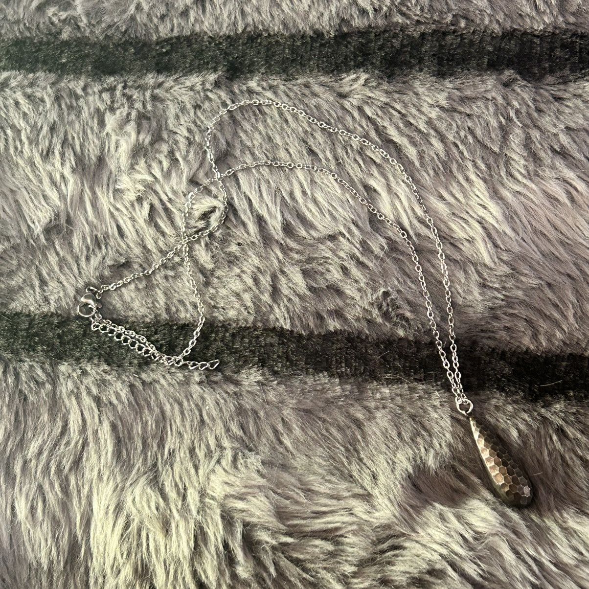 Vintage Handcrafted vintage hammered elongated raindrop necklace Size ONE SIZE - 7 Thumbnail