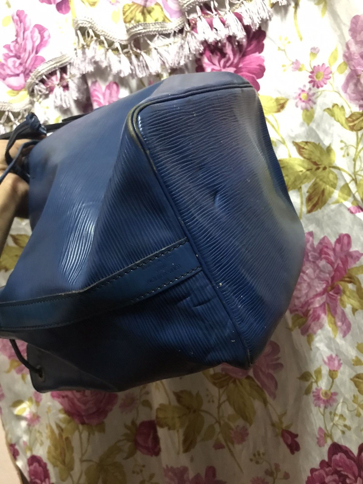 Louis Vuitton Authentic Louis Vuitton Epi Neo Size ONE SIZE - 11 Thumbnail