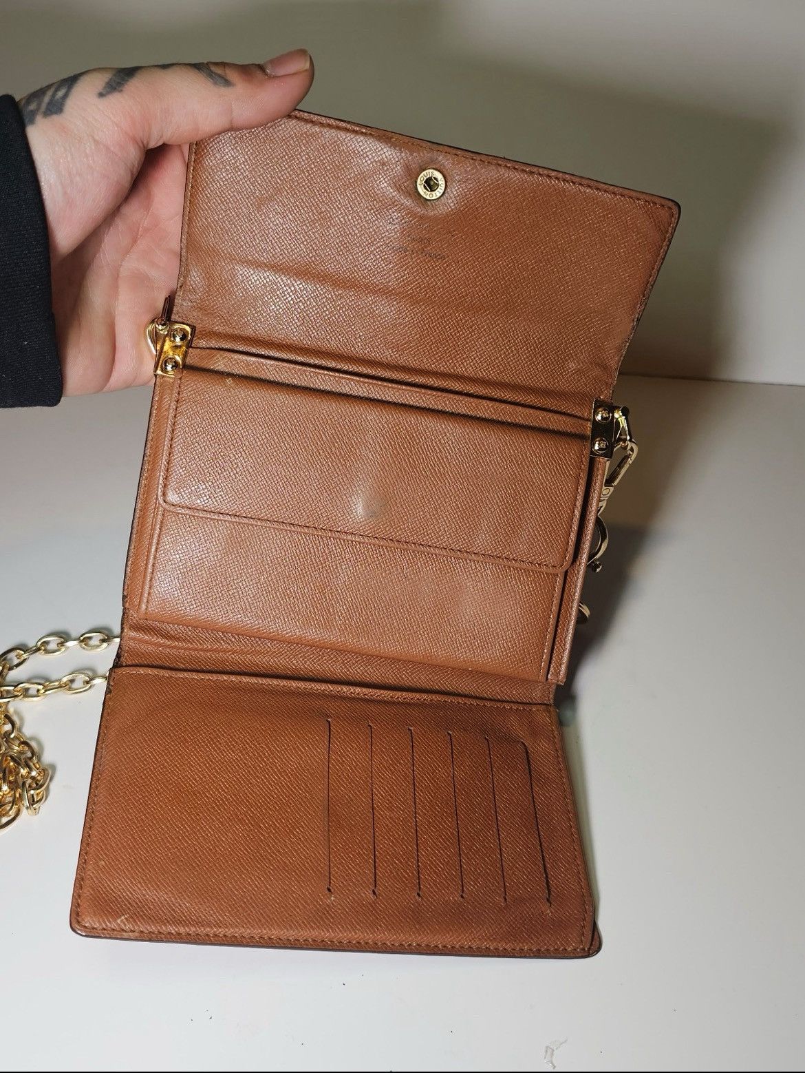 Louis Vuitton Louis vuitton crossbody wallet purse. Lv monogram. Size ONE SIZE - 10 Thumbnail