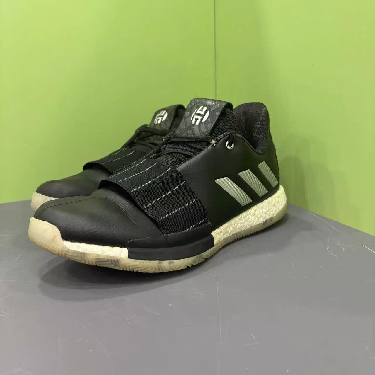 Adidas adidas Harden 3 Low Top Basketball Shoes K15 Size US 9.5 / EU 42-43 - 1 Thumbnail