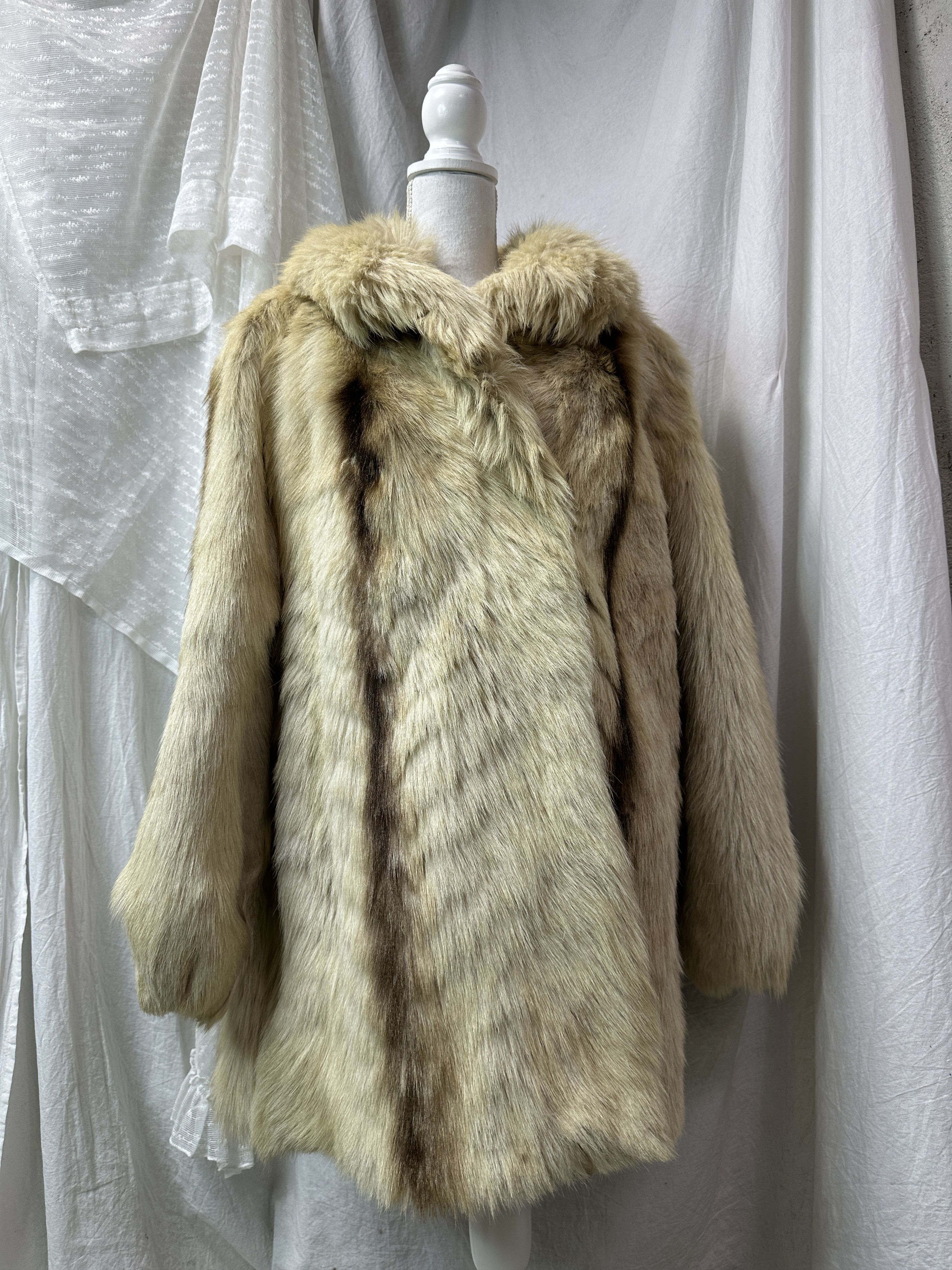 Vintage Vintage Old Money Classy Real Fur Coat 90s Size L / US 10 / IT 46 - 1 Thumbnail
