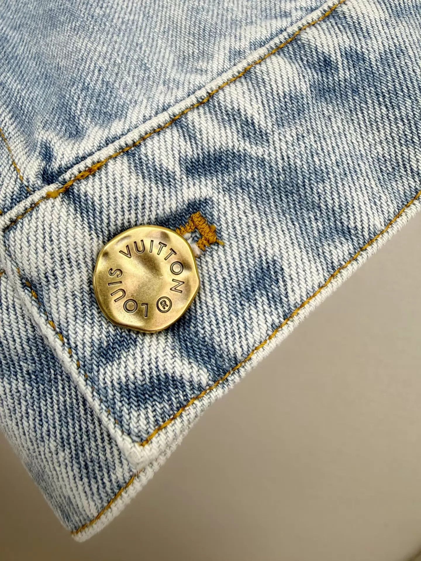 Louis Vuitton Louis Vuitton Denim Jacket 50 (NWT) Size US M / EU 48-50 / 2 - 5 Thumbnail