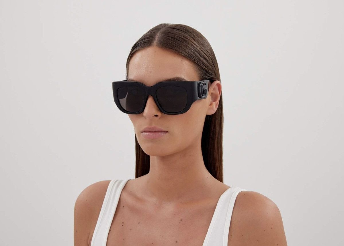 image of New Gg1545S 001 Gucci Black Oversized Women Sunglasses