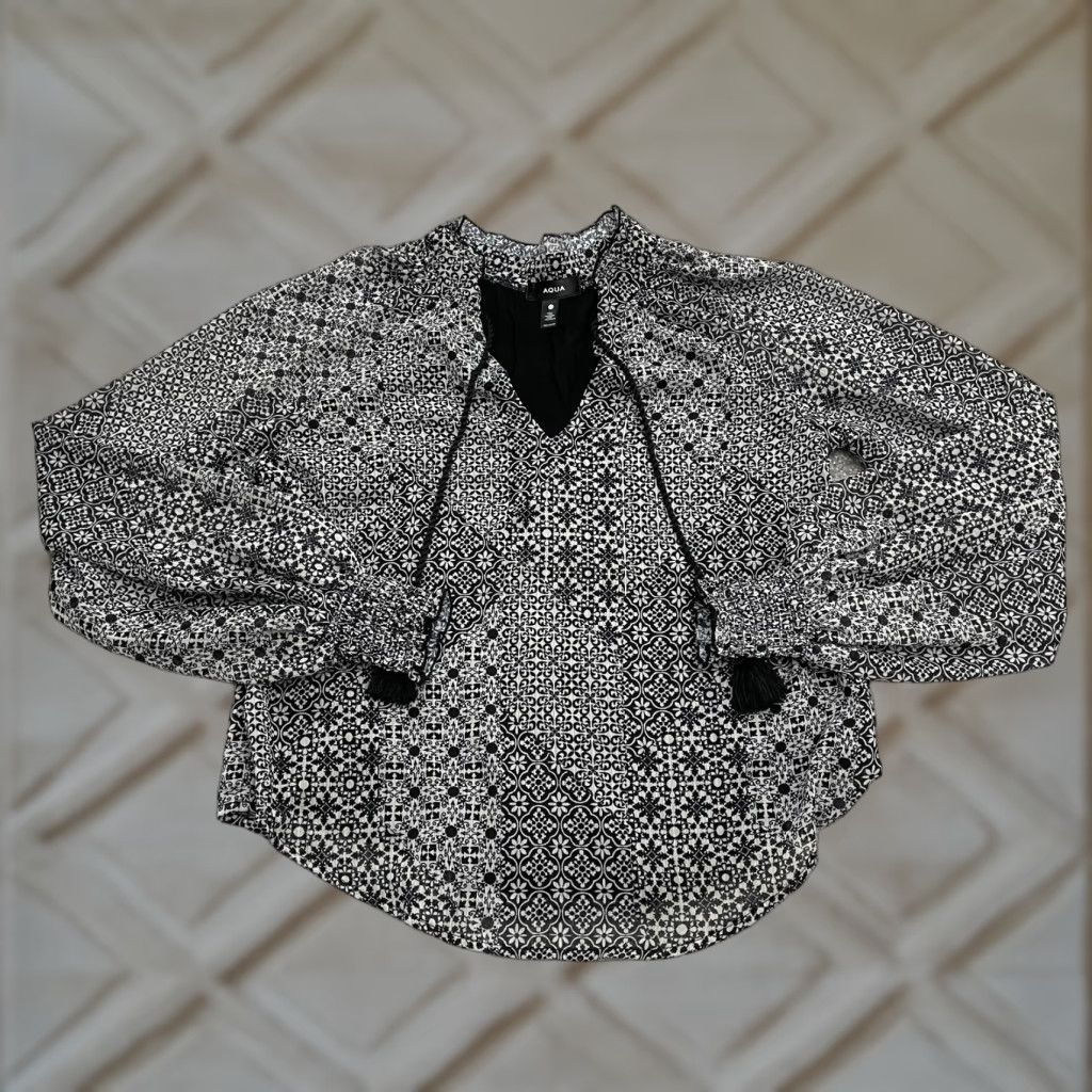 AQUA Aqua Blouse Tunic Womens XS Black White Geometric Long Sleeve V-Neck Tie Knit Polyester All Seasons Casual Womens Size XS / US 0-2 / IT 36-38 - 1 Thumbnail