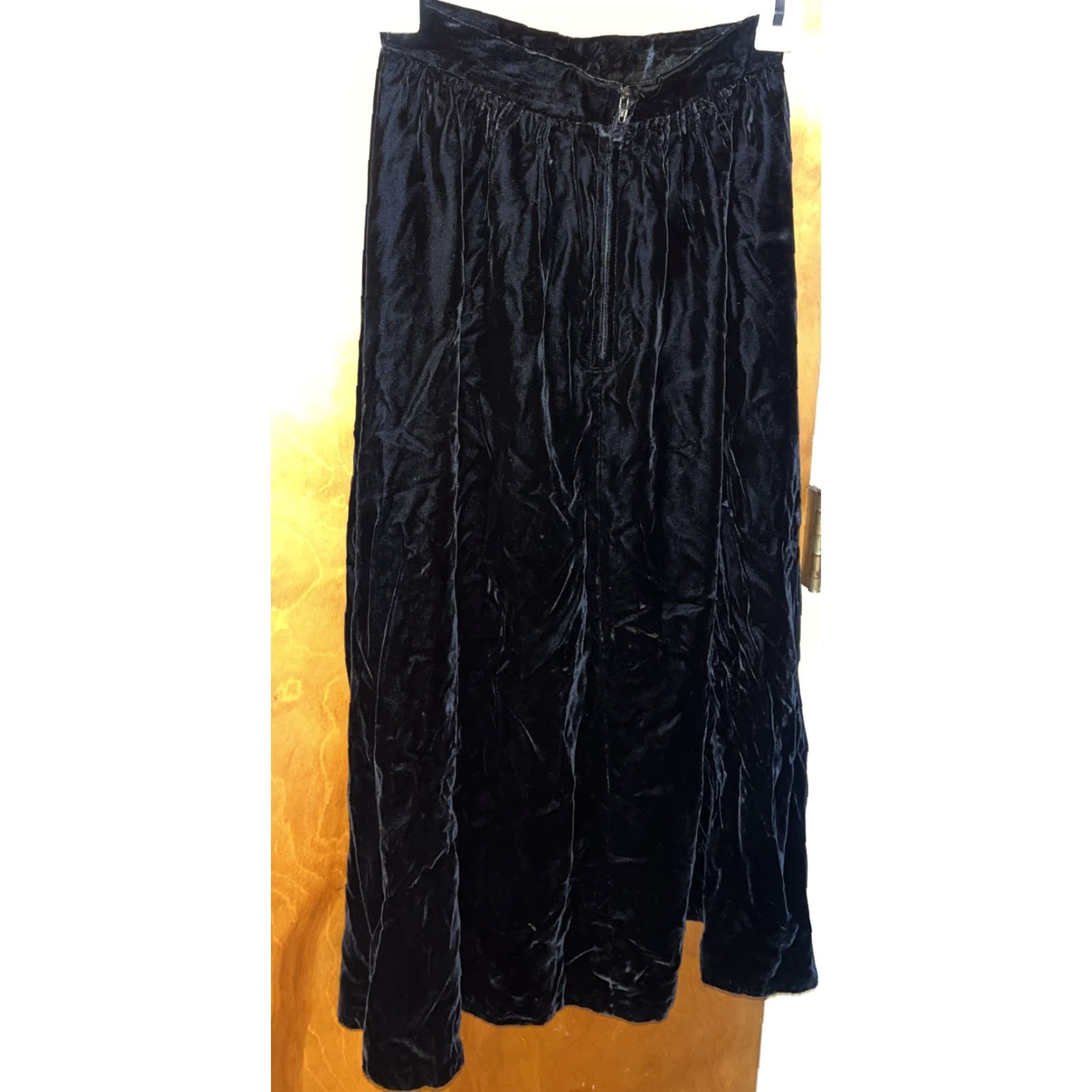 Velvet VINTAGE College Town Long Skirt Black Velvet 23 Inch Waist 31 Inch Long Goth Hipster 70s 90s Womens Size 23" - 3 Thumbnail