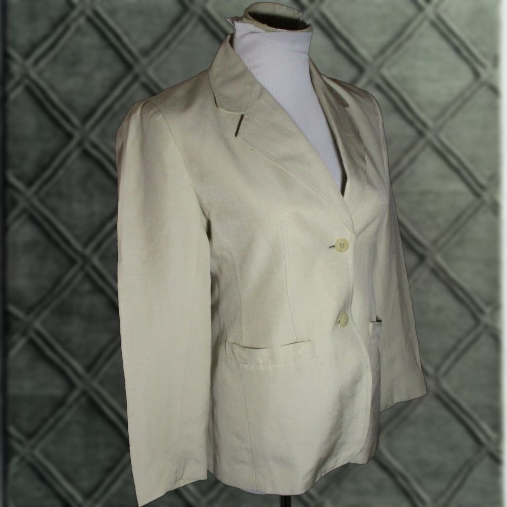 Vintage VINTAGE CLASSIQUES ENTIER Tan Silk & Linen Jacket XXS Women’s Solid Long Sleeve Short Jacket Tan Silk & Linen 2XS Classic Jacket Womens Size XXS / US 00 / IT 34 - 1 Thumbnail