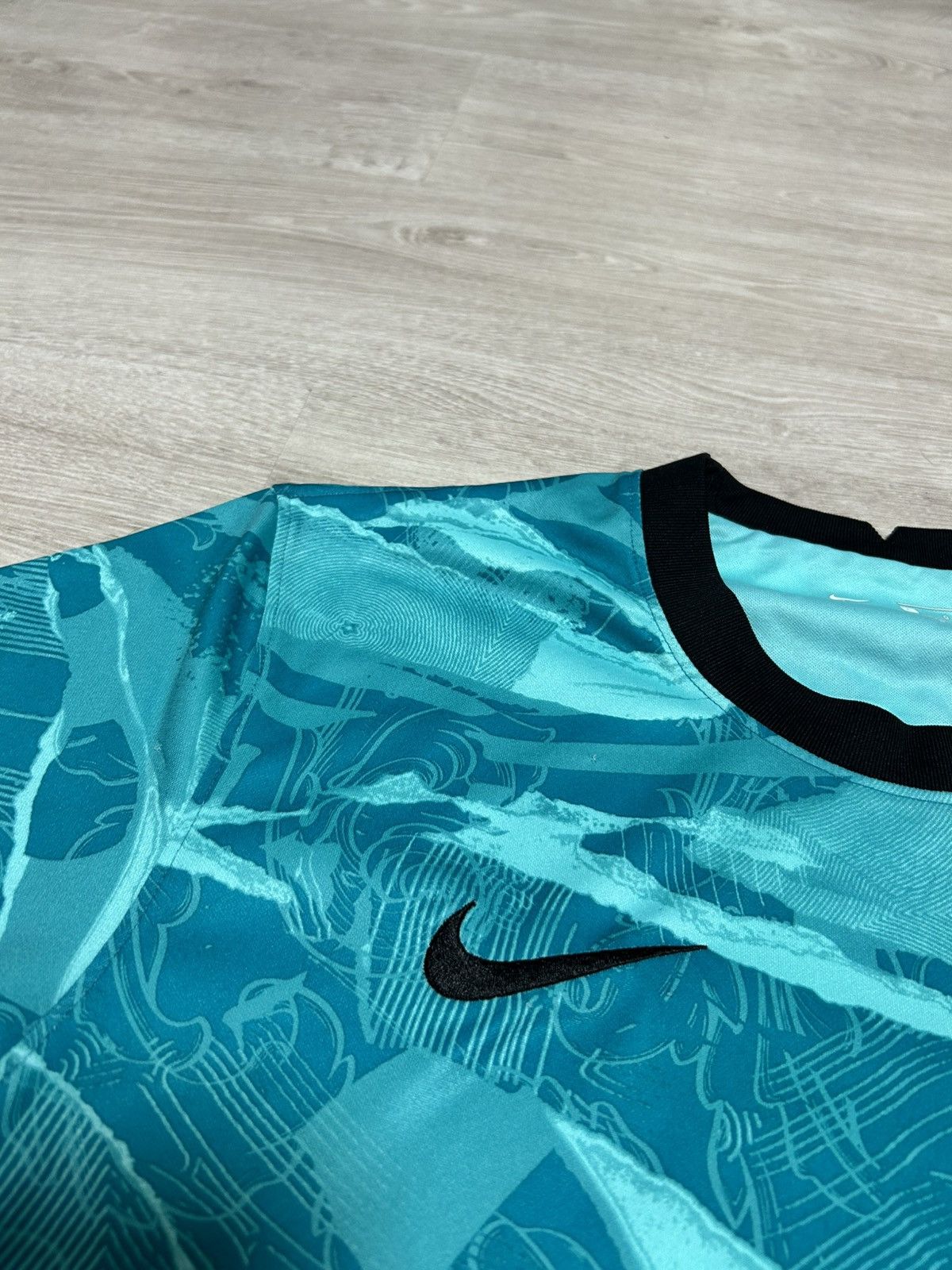 Nike Nike Jersey FC Liverpool #14 HENDERSON 2020/21 away shirt Size US L / EU 52-54 / 3 - 5 Thumbnail