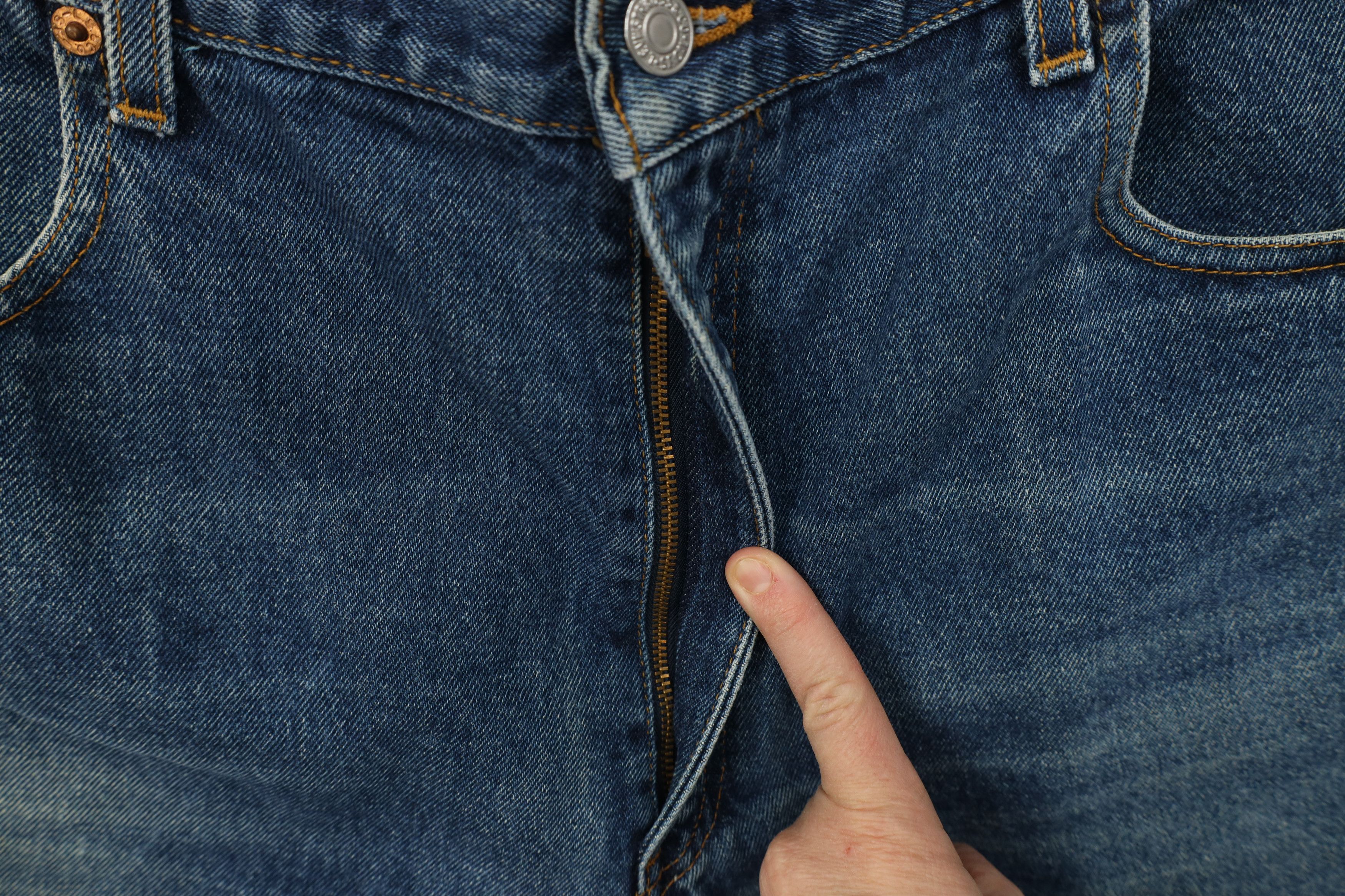 Levi's Vintage 90s Levis 560 Loose Fit Tapered Leg Denim Jeans Size US 38 / EU 54 - 7 Thumbnail