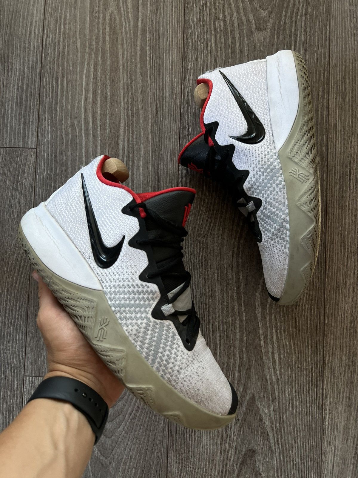 Nike Nike Kyrie Flytrap White/ Black/ Red Pro Basketball Sneakers Size US 10 / EU 43 - 10 Thumbnail