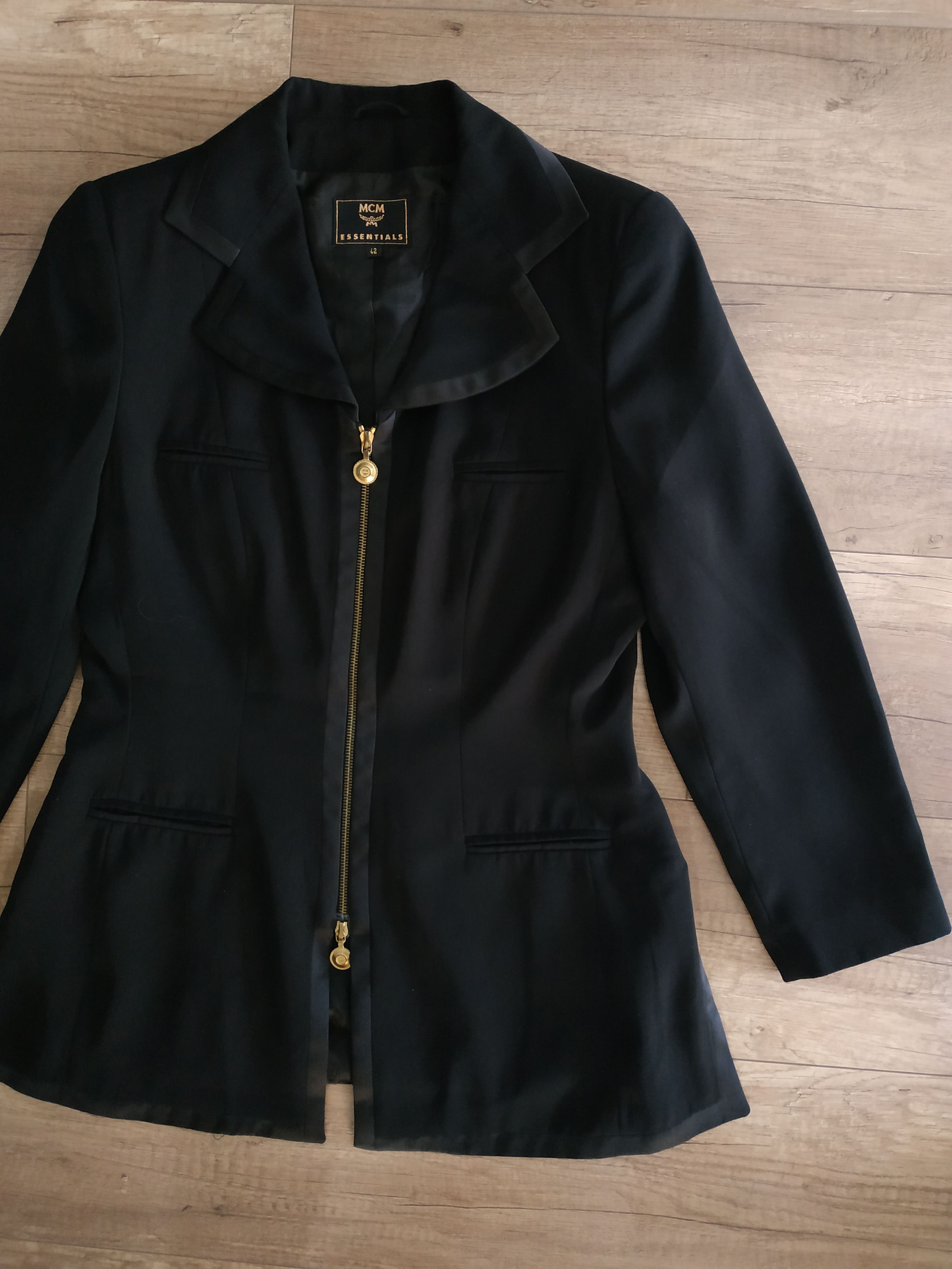 MCM MCM Luxury Women's Vintage Blazer/ Jacket, IT 42,size MEDIUM Size M / US 6-8 / IT 42-44 - 3 Thumbnail