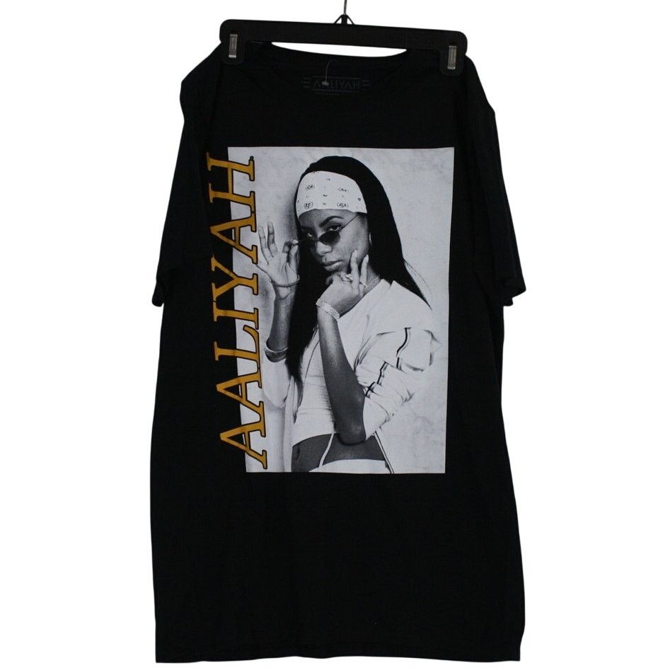 Rap Tees NEW Aaliyah Spell Out Portrait Photo Tee Black Shirt Size US M / EU 48-50 / 2 - 1 Thumbnail