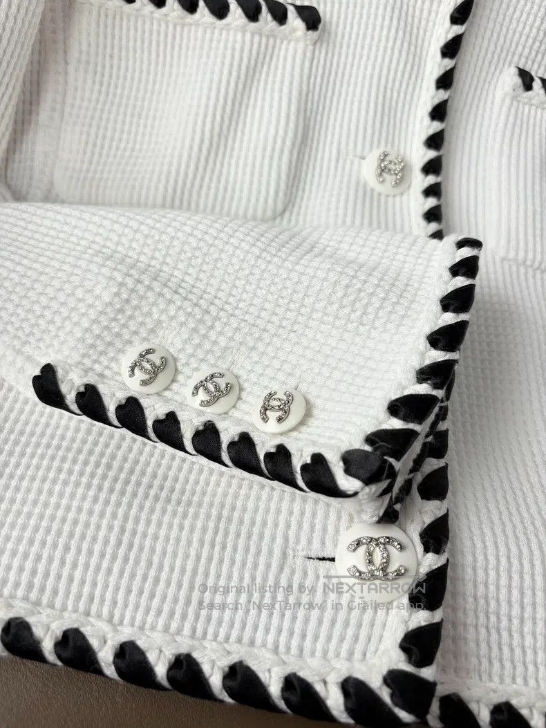 Chanel Chanel 21C popular white and black rolled-edged waffle coa Size XS / US 0-2 / IT 36-38 - 3 Thumbnail