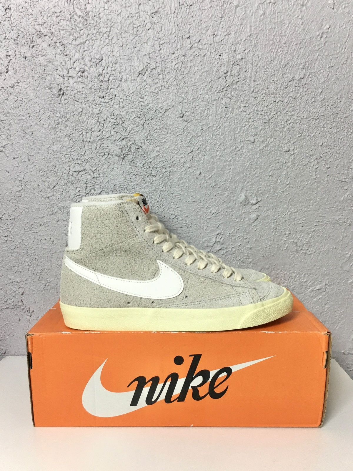 Nike × Vintage shoes NIKE W Blazer Mid ‘77 Vintage sneakers y2k skate vntg Size US 6 / EU 39 - 1 Thumbnail