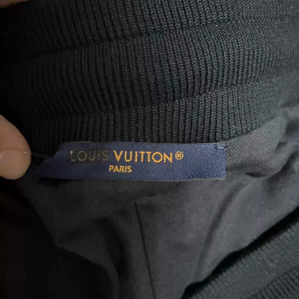 Louis Vuitton Louis Vuitton Monogram All-Over Print Fleece Pants L Size US 34 / EU 50 - 4 Thumbnail