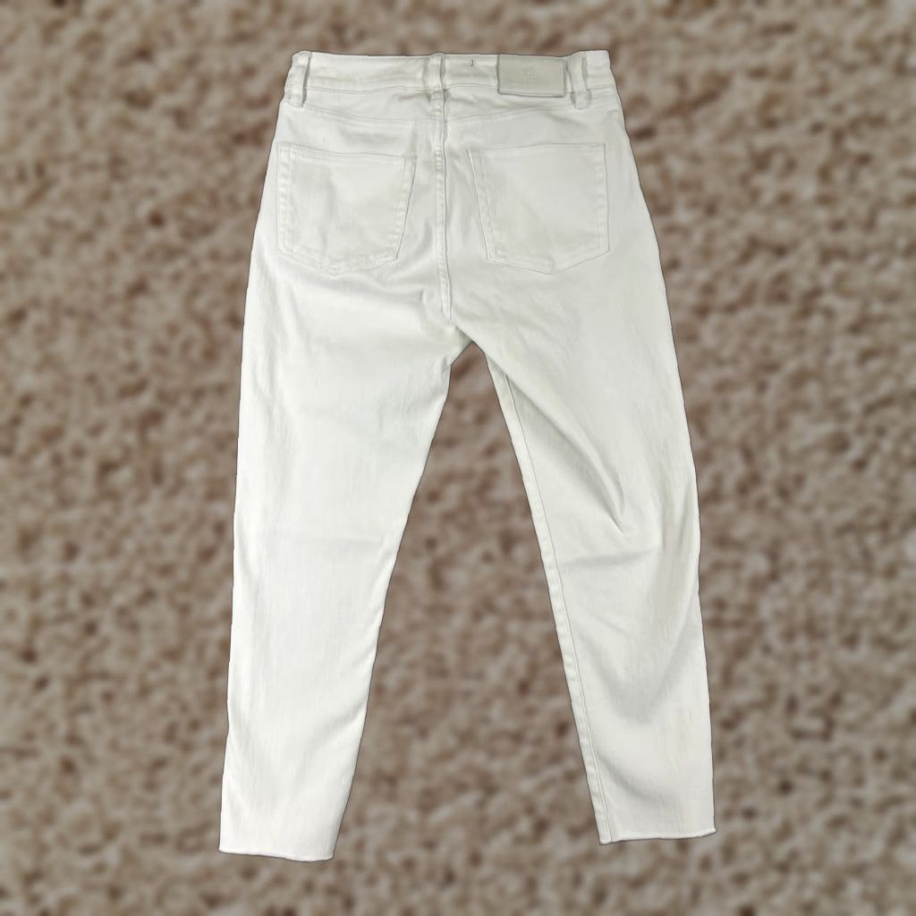 Ralph Lauren Lauren Ralph Lauren Jeans Women 2P White Denim Capri 5-Pocket Design Cropped Distressed Stretch Black Label Polo Pocket Tapered Modern USA Mens? Size 26" / US 2 / IT 38 - 1 Thumbnail
