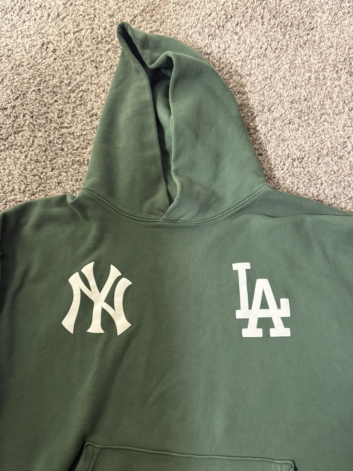 Holiday Brand Green Holiday Brand LA NY Dodgers Yankees Hoodie Size US XXL / EU 58 / 5 - 2 Thumbnail
