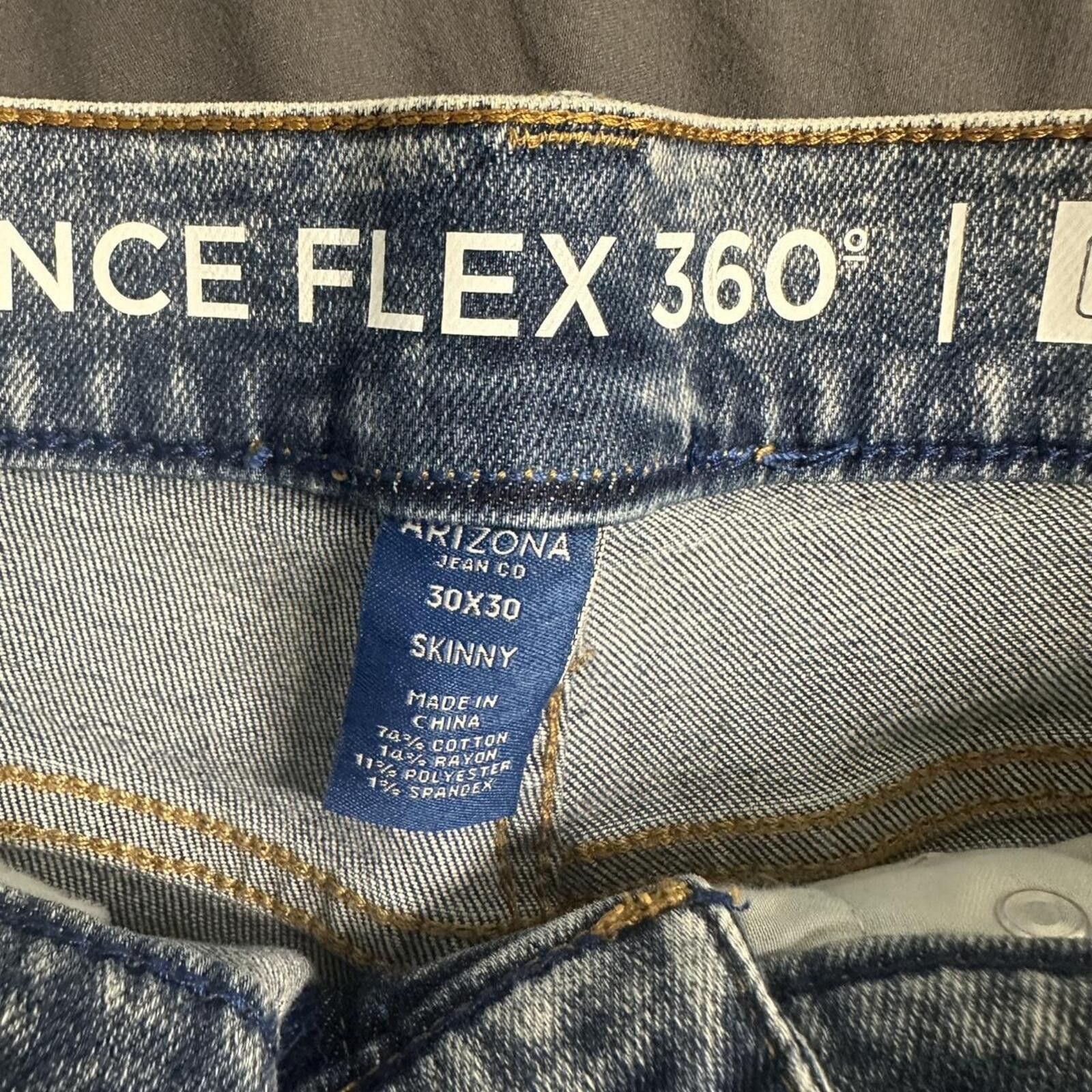 Arizona Jean Co. Light-washed denim jeans Size US 30 / EU 46 - 4 Thumbnail