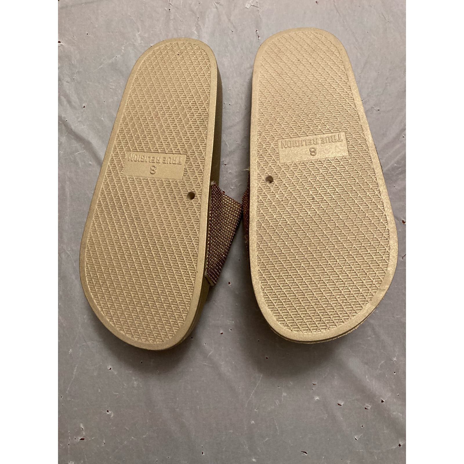 True Religion True Religion Wmn's Jasmine Silver Slides Slippers Size ...