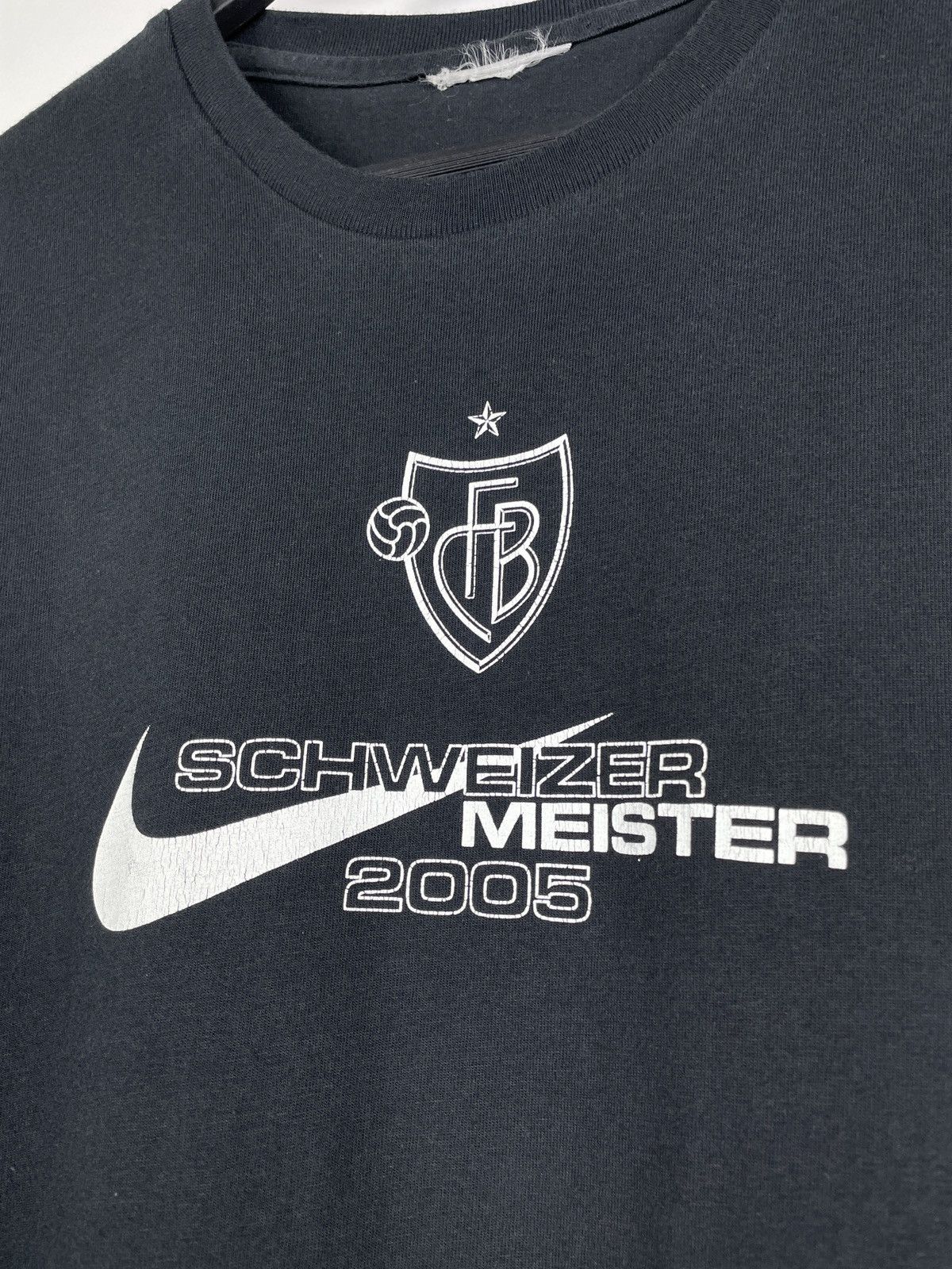 Nike × Vintage Vintage Nike FC Basel Central Logo T-Shirt Size US S / EU 44-46 / 1 - 6 Thumbnail