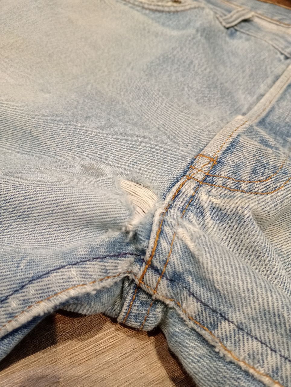 Levi's Vintage Clothing VINTAGE LEVI'S 501 BLUE DISTRESSED DENIM JEANS Size US 36 / EU 52 - 6 Thumbnail