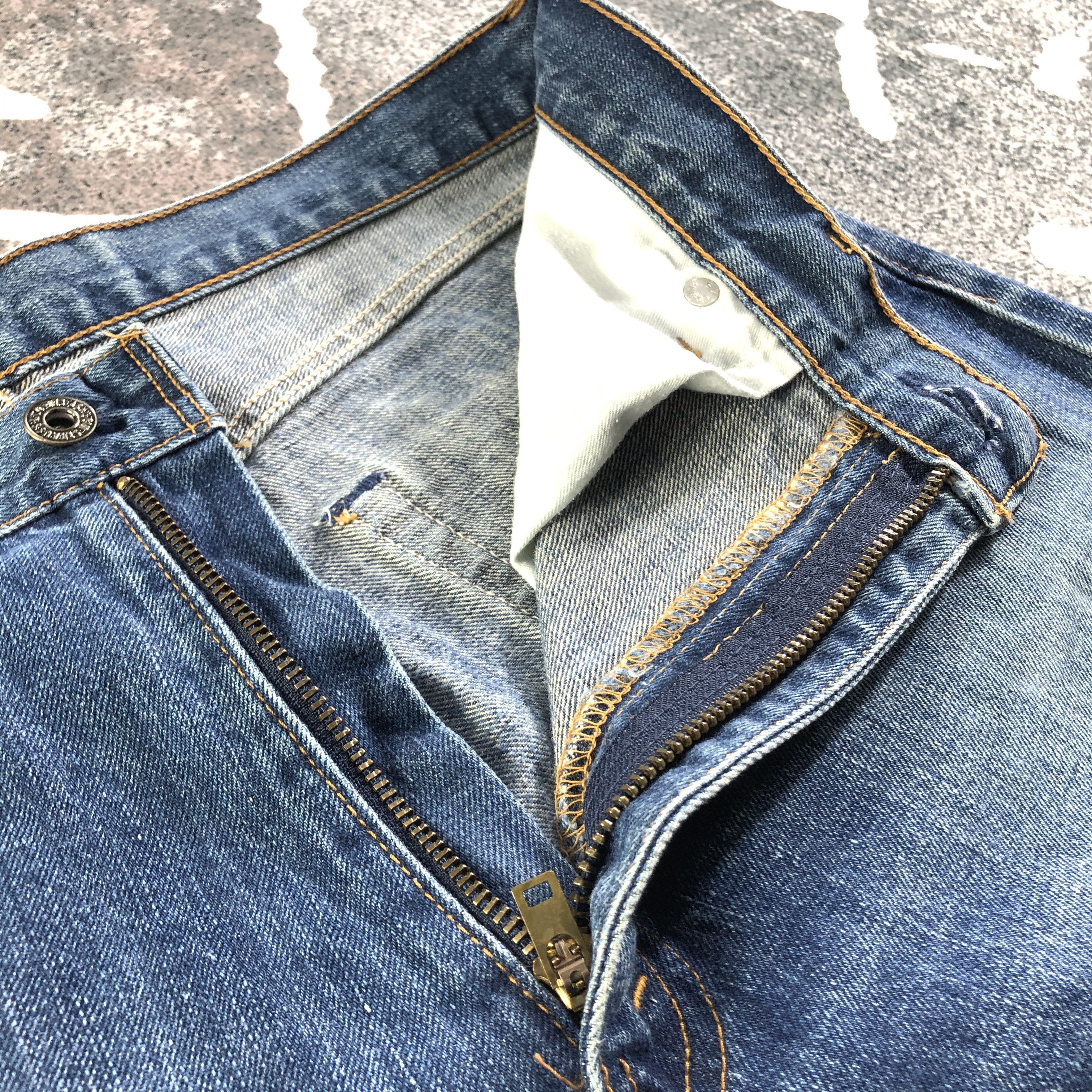 Levi's Vintage Levis 502 Jeans Distressed Denim KJ2340 Size US 35 - 7 Thumbnail