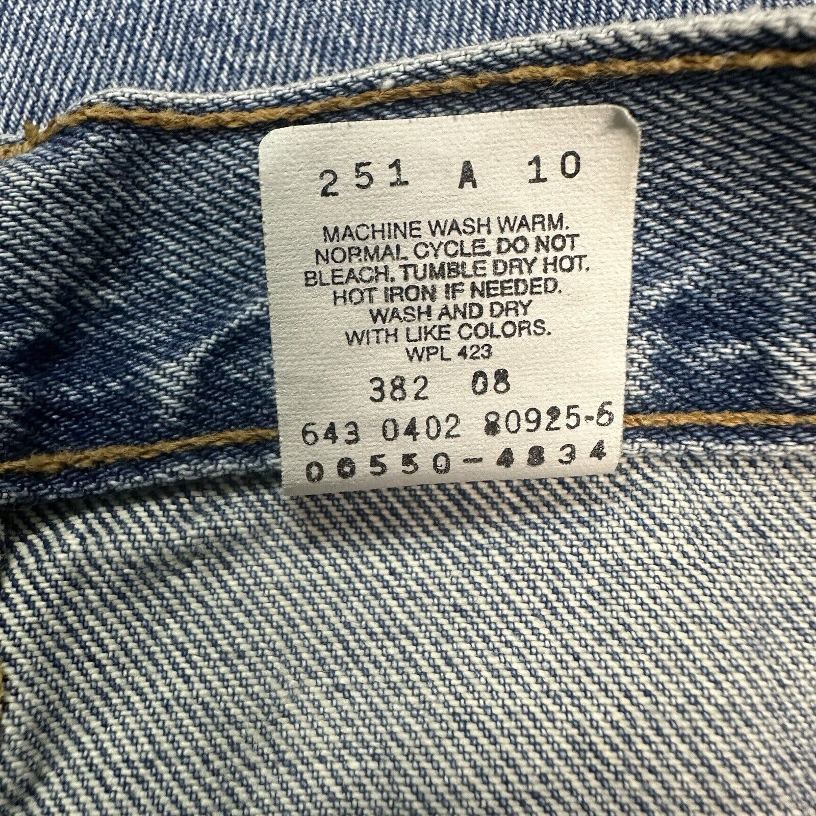 Levi's × Vintage NWT Vintage Levi’s 550 Relaxed Fit Denim Jeans 38x30 NEW Size US 38 / EU 54 - 9 Thumbnail